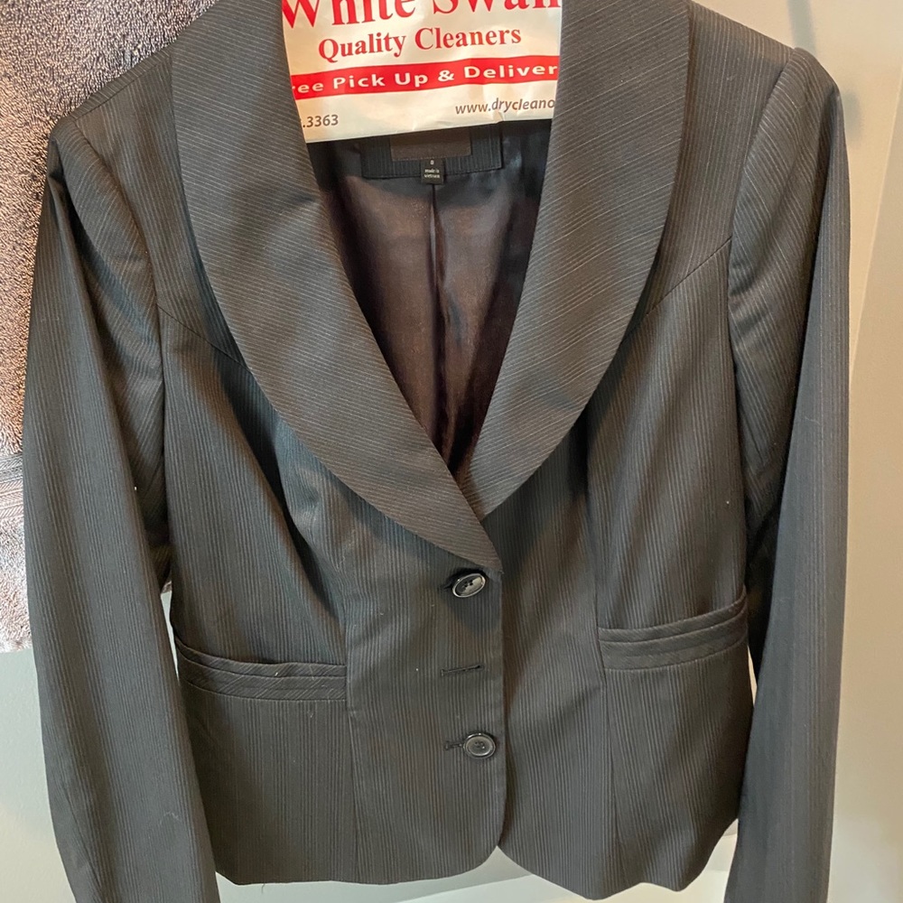 EUC The Limited black pinstripe suit jacket sz 8